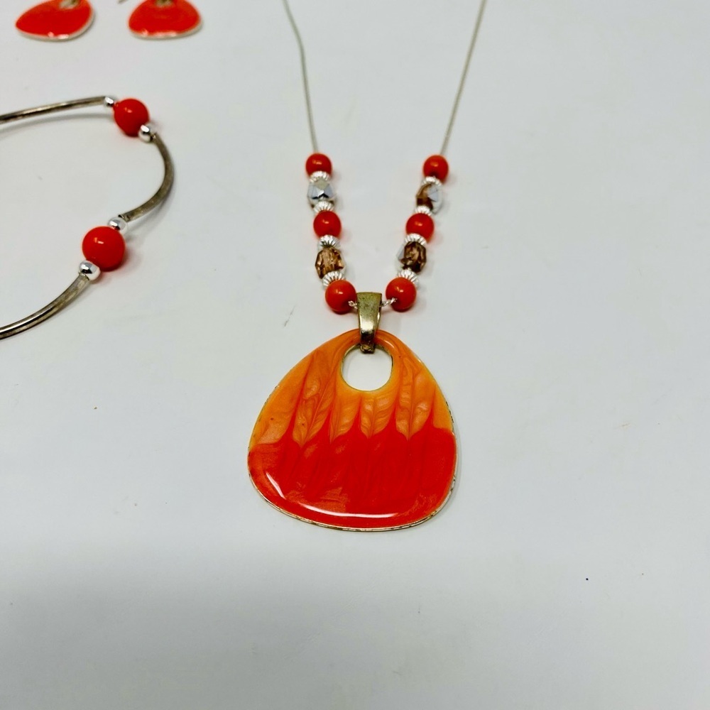 Elegant Orange Pendant Necklace, Bracelet & Earrings Set - Picture 4 of 9